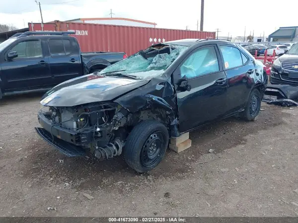 5YFBURHE2KP935806 2019 TOYOTA COROLLA - Image 2