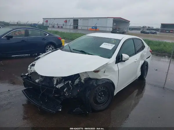 5YFBURHE2KP936521 2019 TOYOTA COROLLA - Image 2
