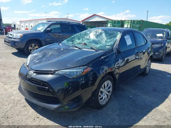 5YFBURHE2KP942979 2019 TOYOTA COROLLA - Image 2