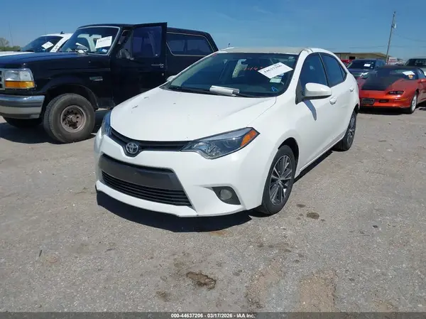 5YFBURHE3GP380324 2016 TOYOTA COROLLA - Image 2