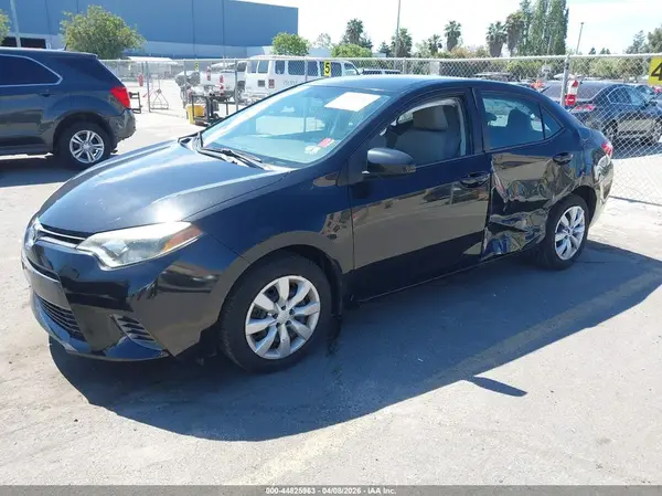5YFBURHE3GP393431 2016 TOYOTA COROLLA - Image 2