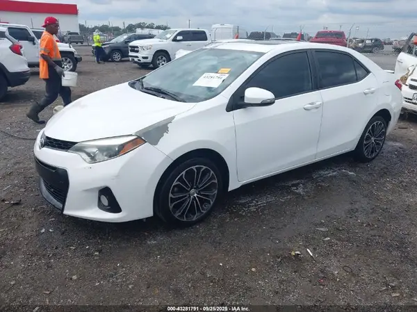 5YFBURHE3GP393915 2016 TOYOTA COROLLA - Image 2