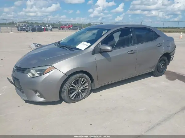 5YFBURHE3GP425875 2016 TOYOTA COROLLA - Image 2