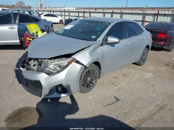 5YFBURHE3GP427674 2016 TOYOTA COROLLA - Image 2