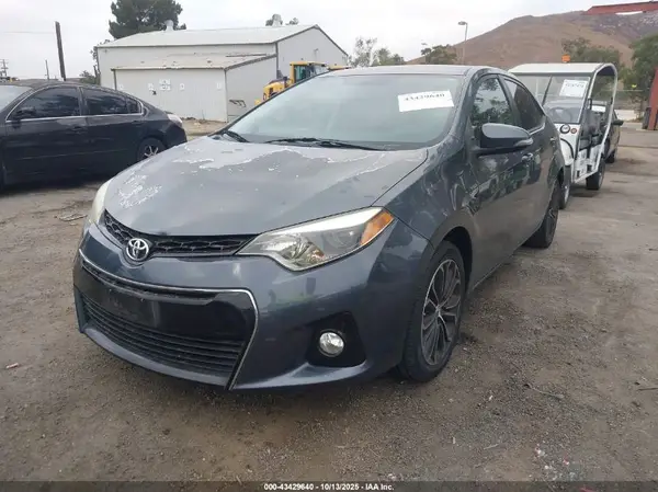 5YFBURHE3GP428260 2016 TOYOTA COROLLA - Image 2
