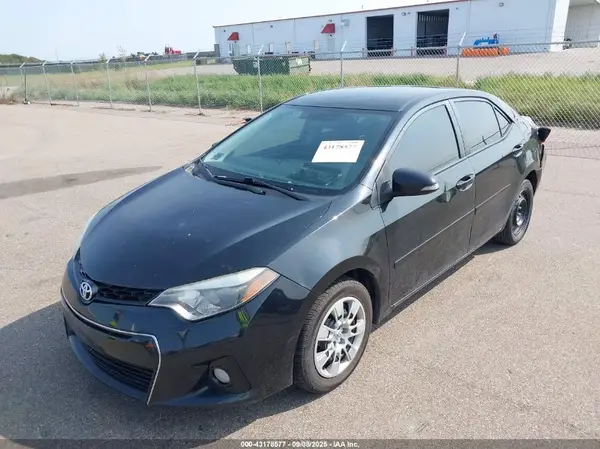 5YFBURHE3GP452185 2016 TOYOTA COROLLA - Image 2