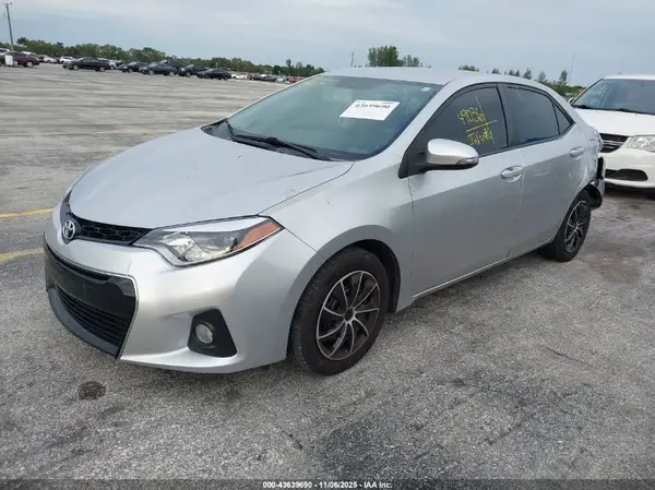 5YFBURHE3GP454891 2016 TOYOTA COROLLA - Image 2