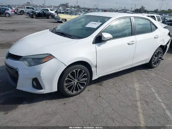 5YFBURHE3GP459864 2016 TOYOTA COROLLA - Image 2