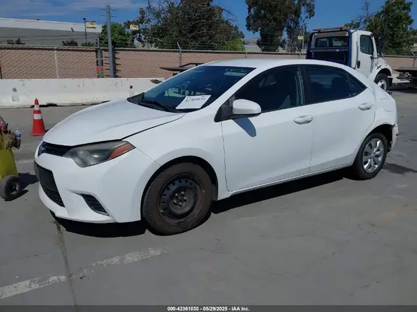 5YFBURHE3GP460321 2016 TOYOTA COROLLA - Image 2