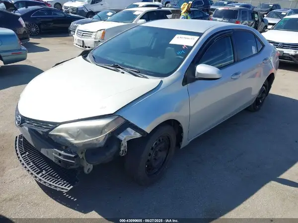 5YFBURHE3GP462943 2016 TOYOTA COROLLA - Image 2