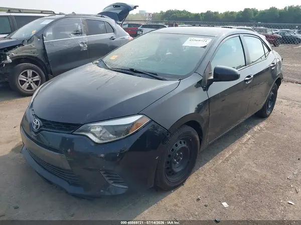 5YFBURHE3GP473960 2016 TOYOTA COROLLA - Image 2