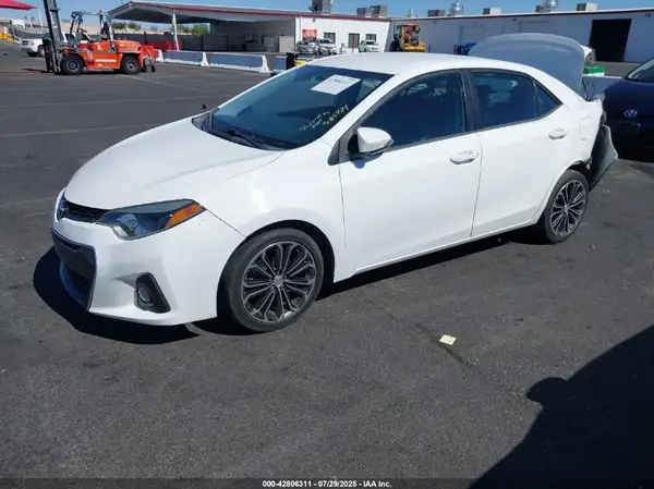 5YFBURHE3GP476549 2016 TOYOTA COROLLA - Image 2