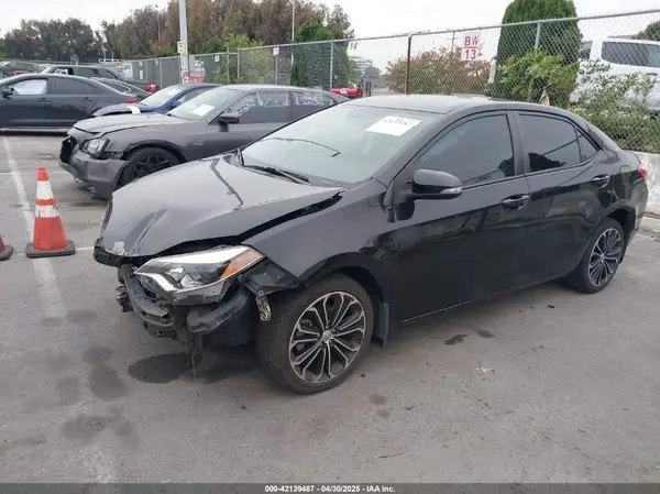 5YFBURHE3GP500235 2016 TOYOTA COROLLA - Image 2