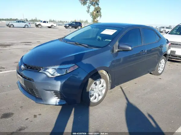 5YFBURHE3GP500865 2016 TOYOTA COROLLA - Image 2