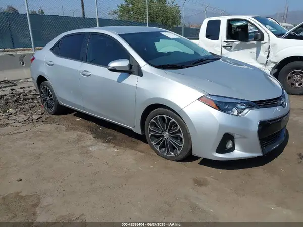 5YFBURHE3GP531727 2016 TOYOTA COROLLA - Image 1