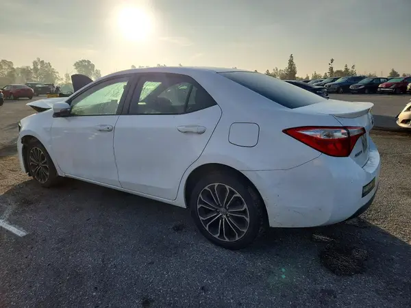 5YFBURHE3GP549953 2016 TOYOTA COROLLA - Image 2
