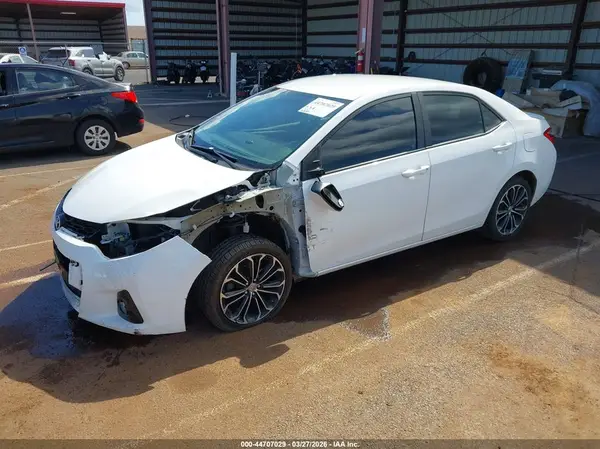 5YFBURHE3GP559043 2016 TOYOTA COROLLA - Image 2