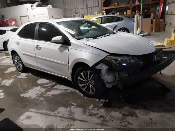 5YFBURHE3HE695173 2017 TOYOTA COROLLA - Image 1