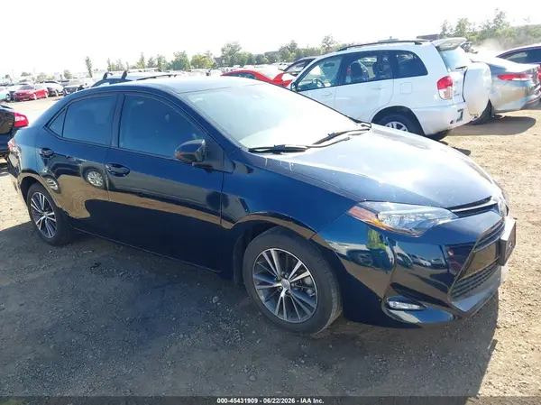 5YFBURHE3HP569038 2017 TOYOTA COROLLA - Image 1