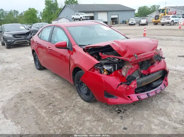 5YFBURHE3HP570951 2017 TOYOTA COROLLA - Image 1