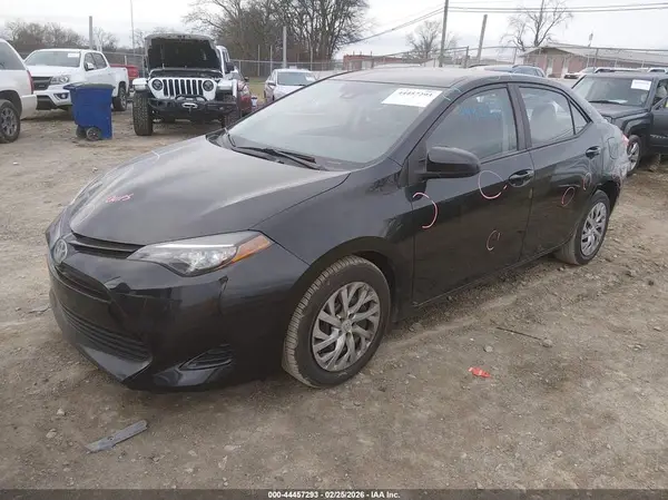 5YFBURHE3HP571274 2017 TOYOTA COROLLA - Image 2