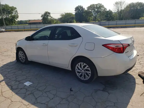 5YFBURHE3HP573526 2017 TOYOTA COROLLA - Image 2