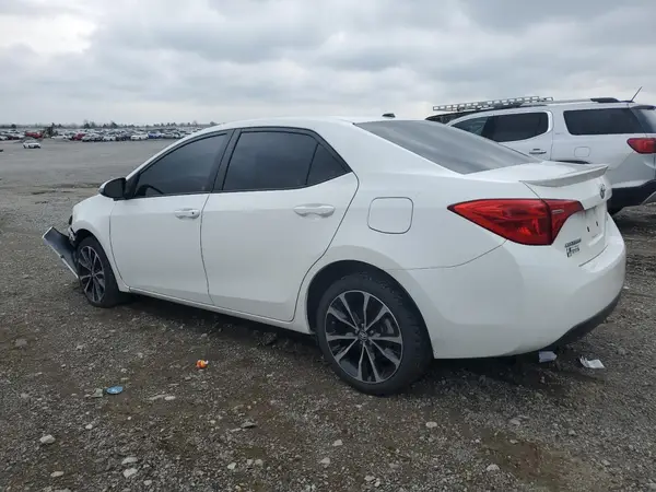 5YFBURHE3HP573574 2017 TOYOTA COROLLA - Image 2