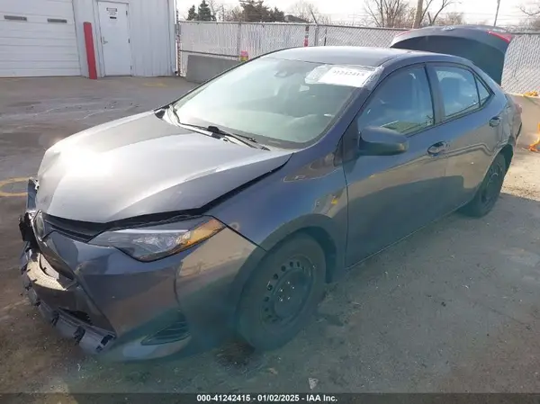 5YFBURHE3HP574143 2017 TOYOTA COROLLA - Image 2