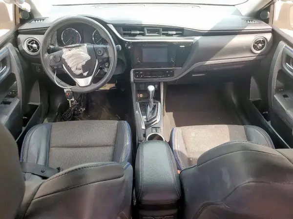 5YFBURHE3HP575034 2017 TOYOTA COROLLA - Image 8