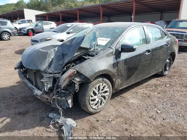 5YFBURHE3HP579844 2017 TOYOTA COROLLA - Image 2