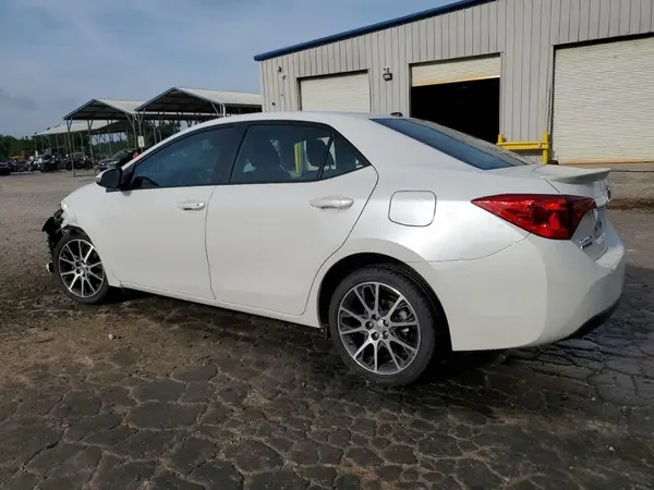 5YFBURHE3HP581481 2017 TOYOTA COROLLA - Image 2