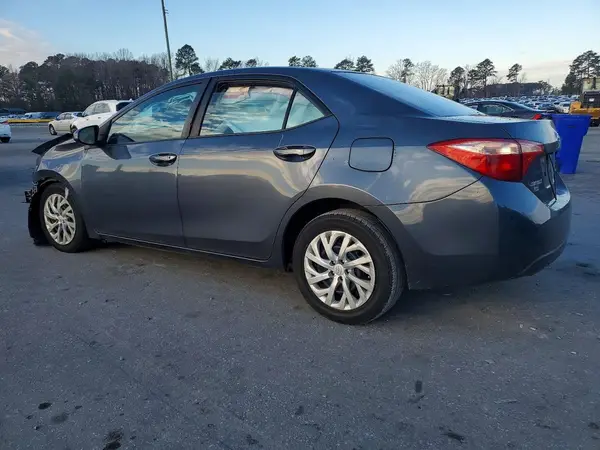 5YFBURHE3HP581741 2017 TOYOTA COROLLA - Image 2