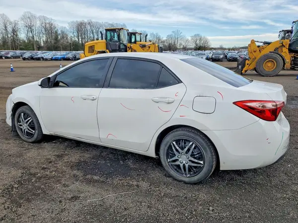 5YFBURHE3HP581819 2017 TOYOTA COROLLA - Image 2