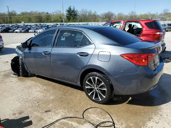 5YFBURHE3HP582498 2017 TOYOTA COROLLA - Image 2