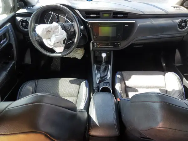 5YFBURHE3HP582498 2017 TOYOTA COROLLA - Image 8