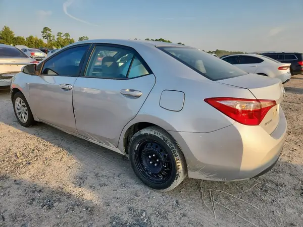 5YFBURHE3HP583456 2017 TOYOTA COROLLA - Image 2