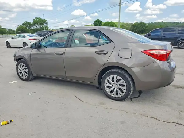 5YFBURHE3HP584879 2017 TOYOTA COROLLA - Image 2