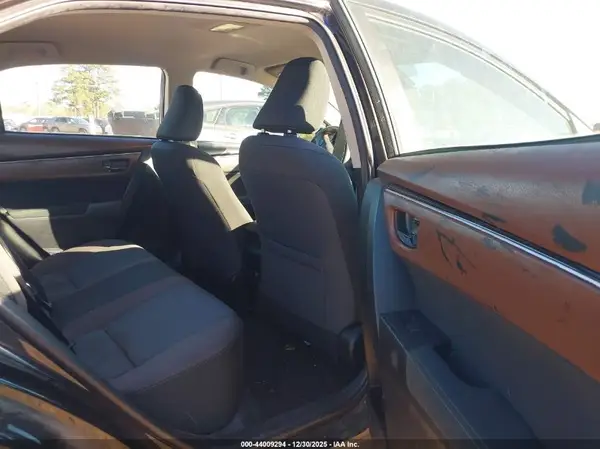 5YFBURHE3HP586163 2017 TOYOTA COROLLA - Image 8