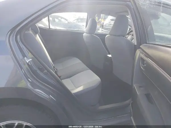 5YFBURHE3HP587264 2017 TOYOTA COROLLA - Image 8