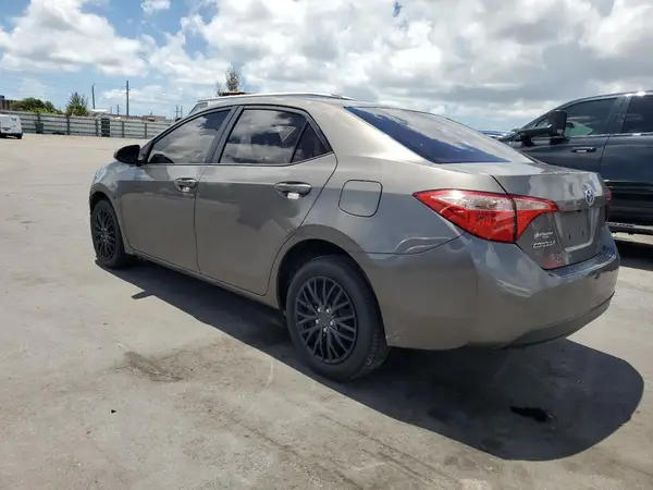 5YFBURHE3HP587412 2017 TOYOTA COROLLA - Image 2