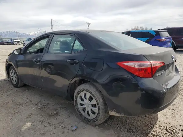 5YFBURHE3HP589466 2017 TOYOTA COROLLA - Image 2