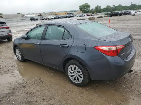 5YFBURHE3HP589483 2017 TOYOTA COROLLA - Image 2