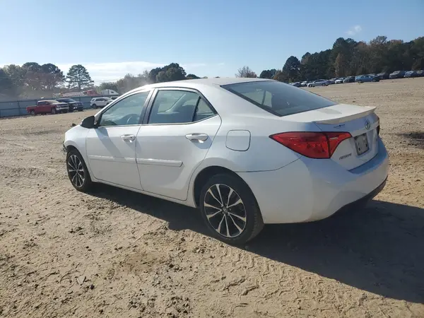 5YFBURHE3HP589807 2017 TOYOTA COROLLA - Image 2