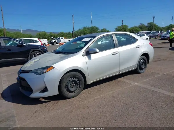 5YFBURHE3HP591444 2017 TOYOTA COROLLA - Image 2