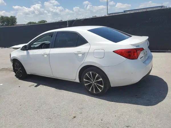 5YFBURHE3HP594084 2017 TOYOTA COROLLA - Image 2