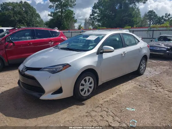 5YFBURHE3HP595381 2017 TOYOTA COROLLA - Image 2