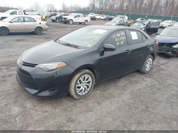 5YFBURHE3HP599446 2017 TOYOTA COROLLA - Image 2