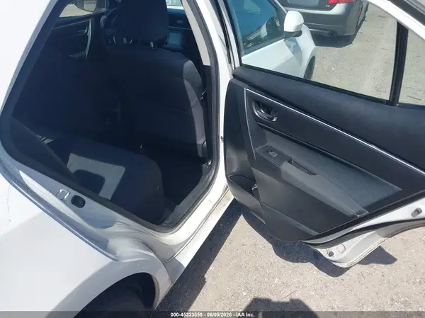 5YFBURHE3HP602460 2017 TOYOTA COROLLA - Image 8