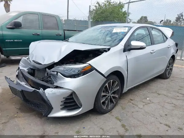 5YFBURHE3HP606878 2017 TOYOTA COROLLA - Image 2