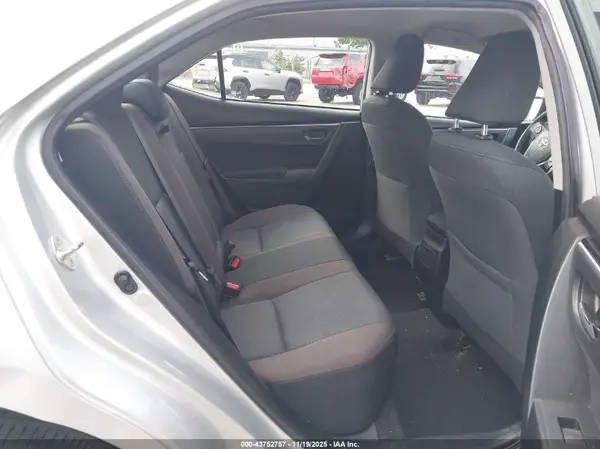 5YFBURHE3HP610137 2017 TOYOTA COROLLA - Image 8